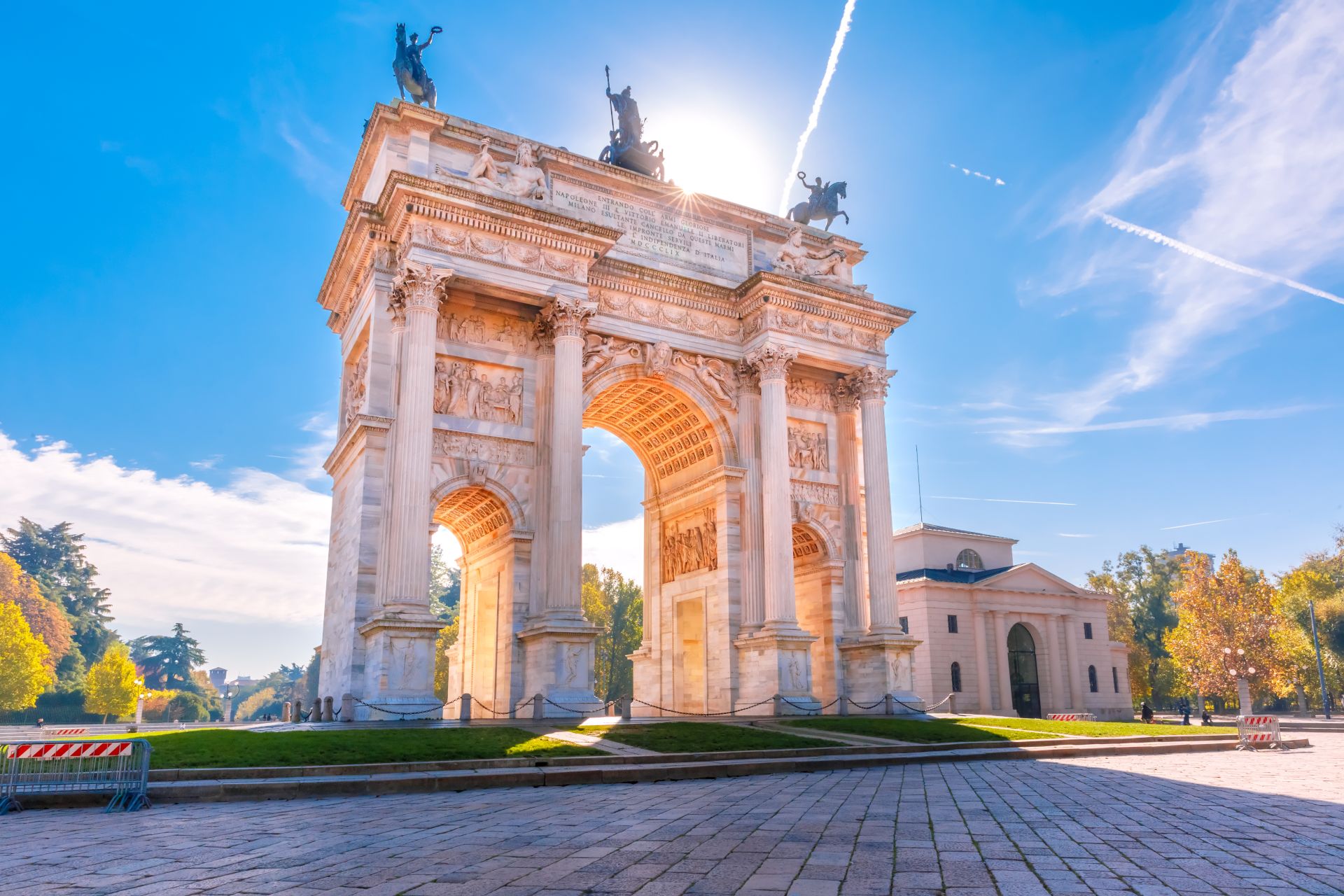 Arco della Pace, porta della città al centro del centro storico.
