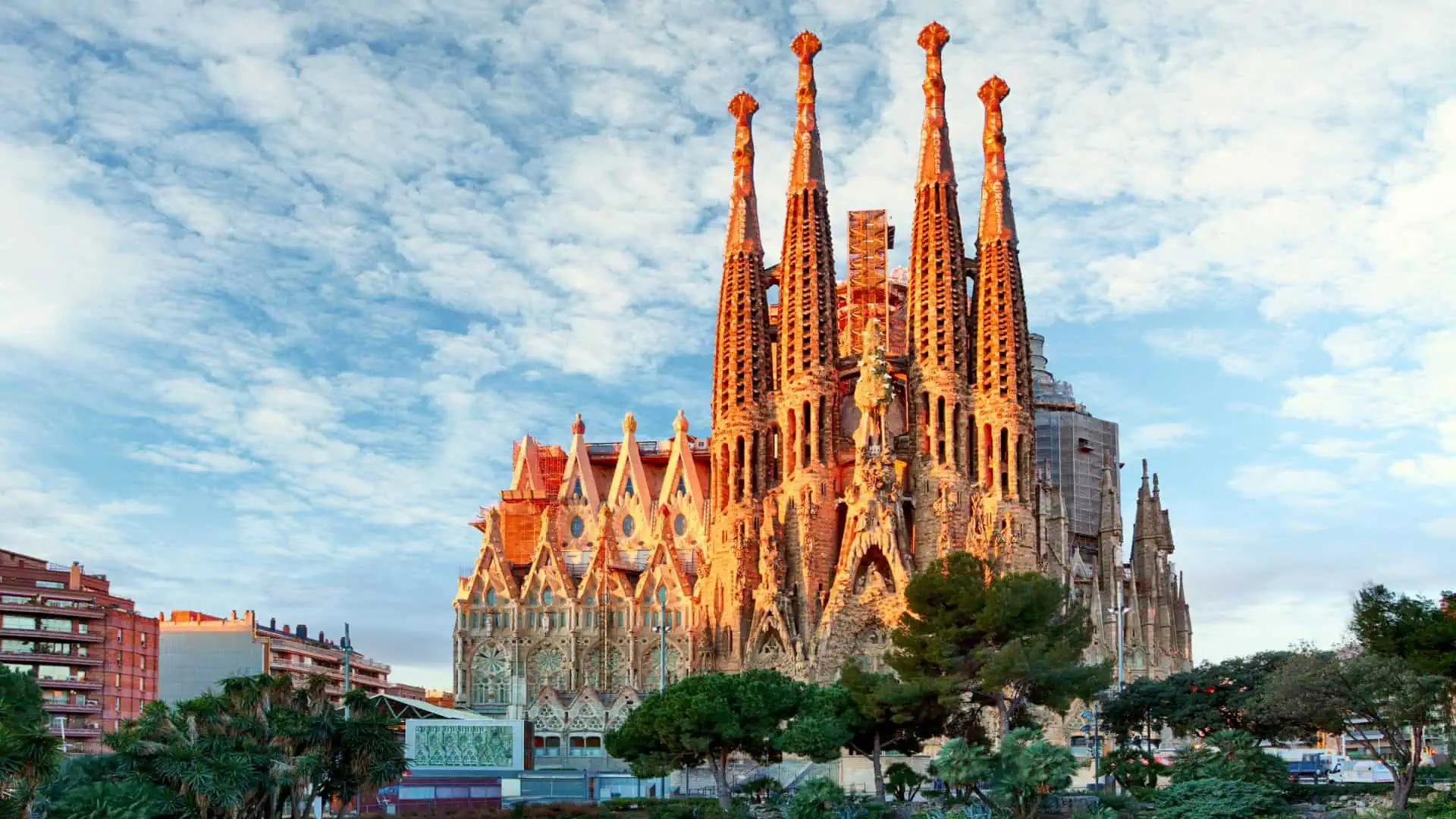 巴塞罗那的圣家族大教堂（Basilica of Sagrada Familia）。