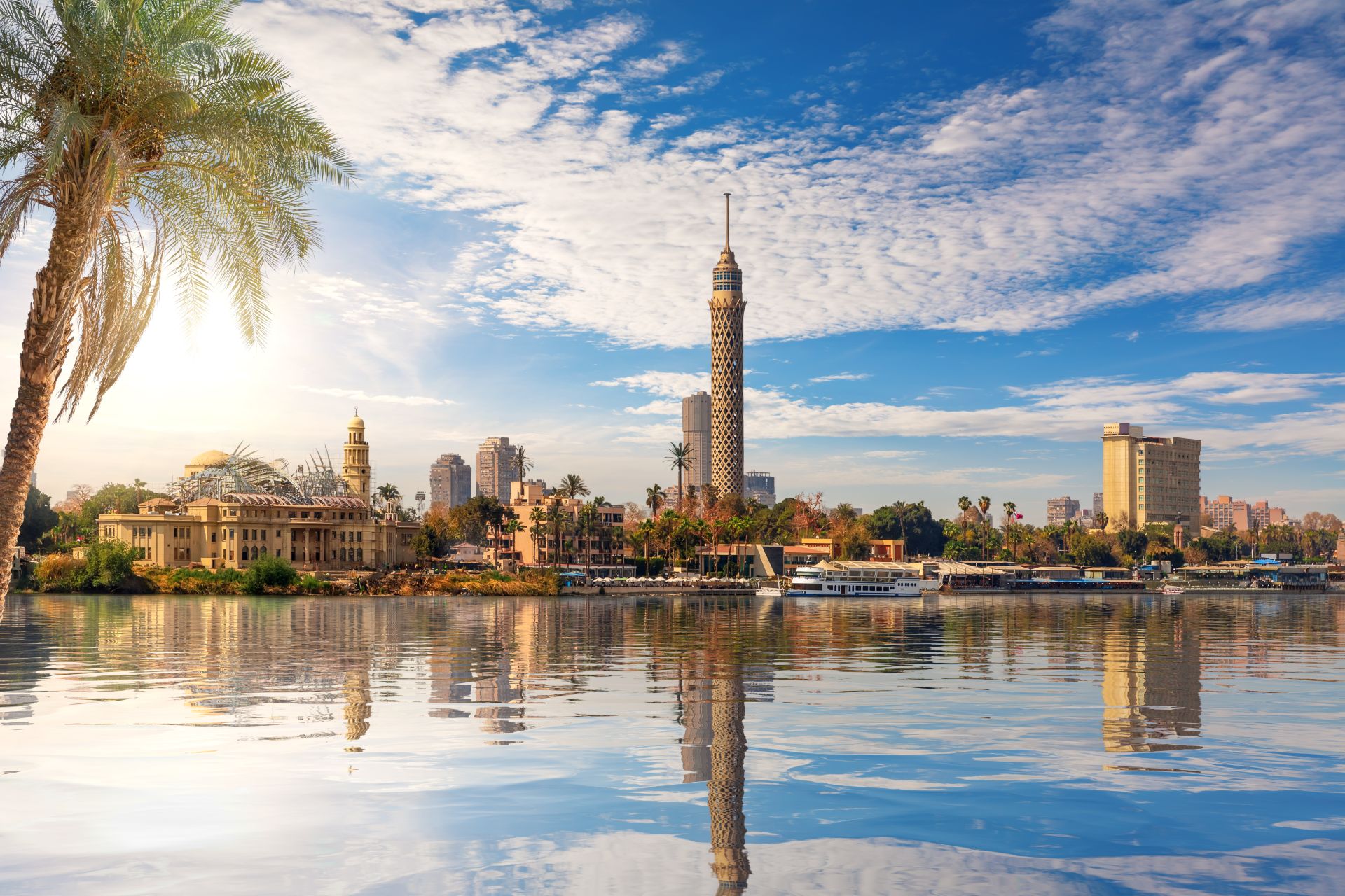 开罗市中心，杰济拉岛和尼罗河塔的景观，埃及