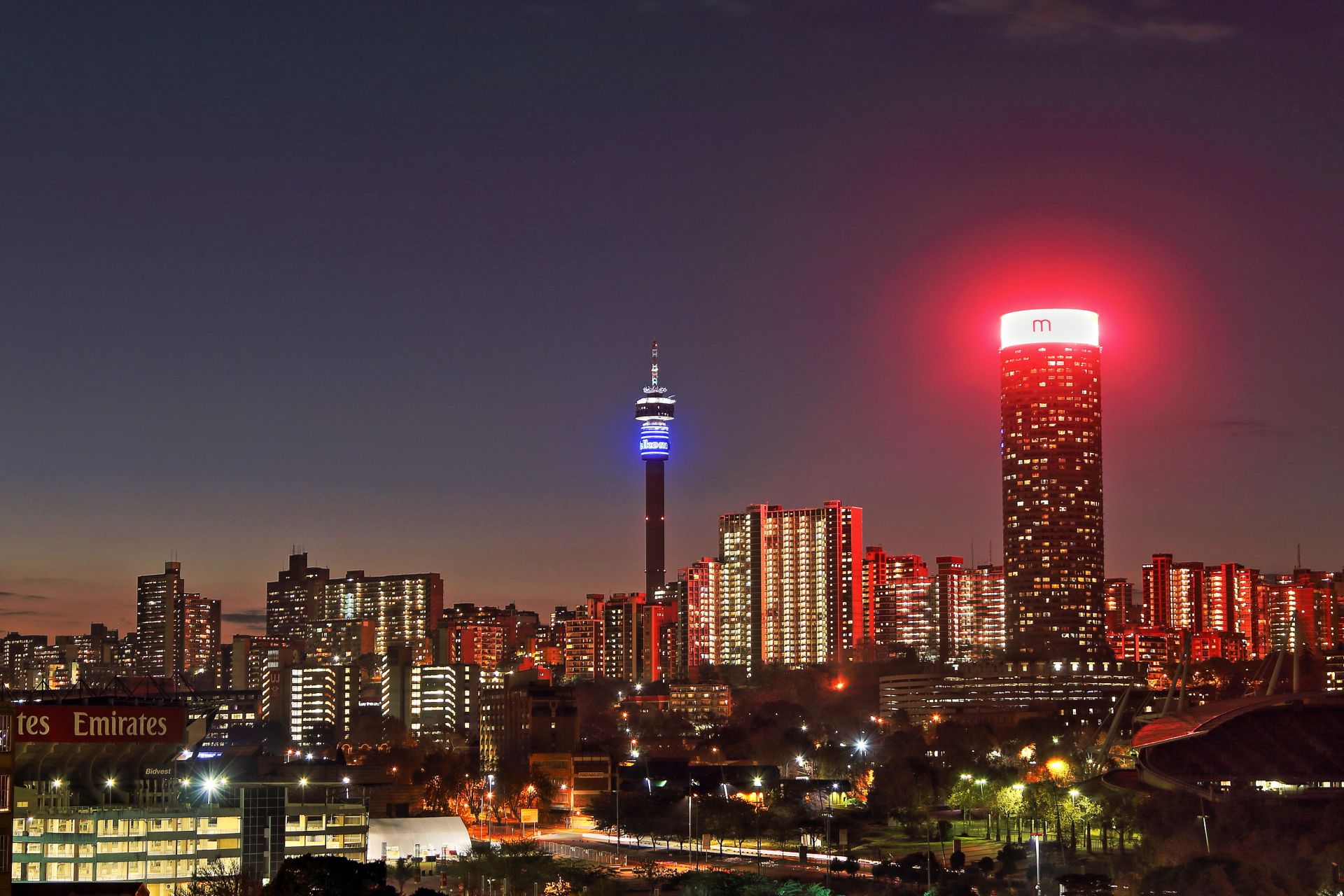 Vue de la ville de Johannesburg au coucher du soleil