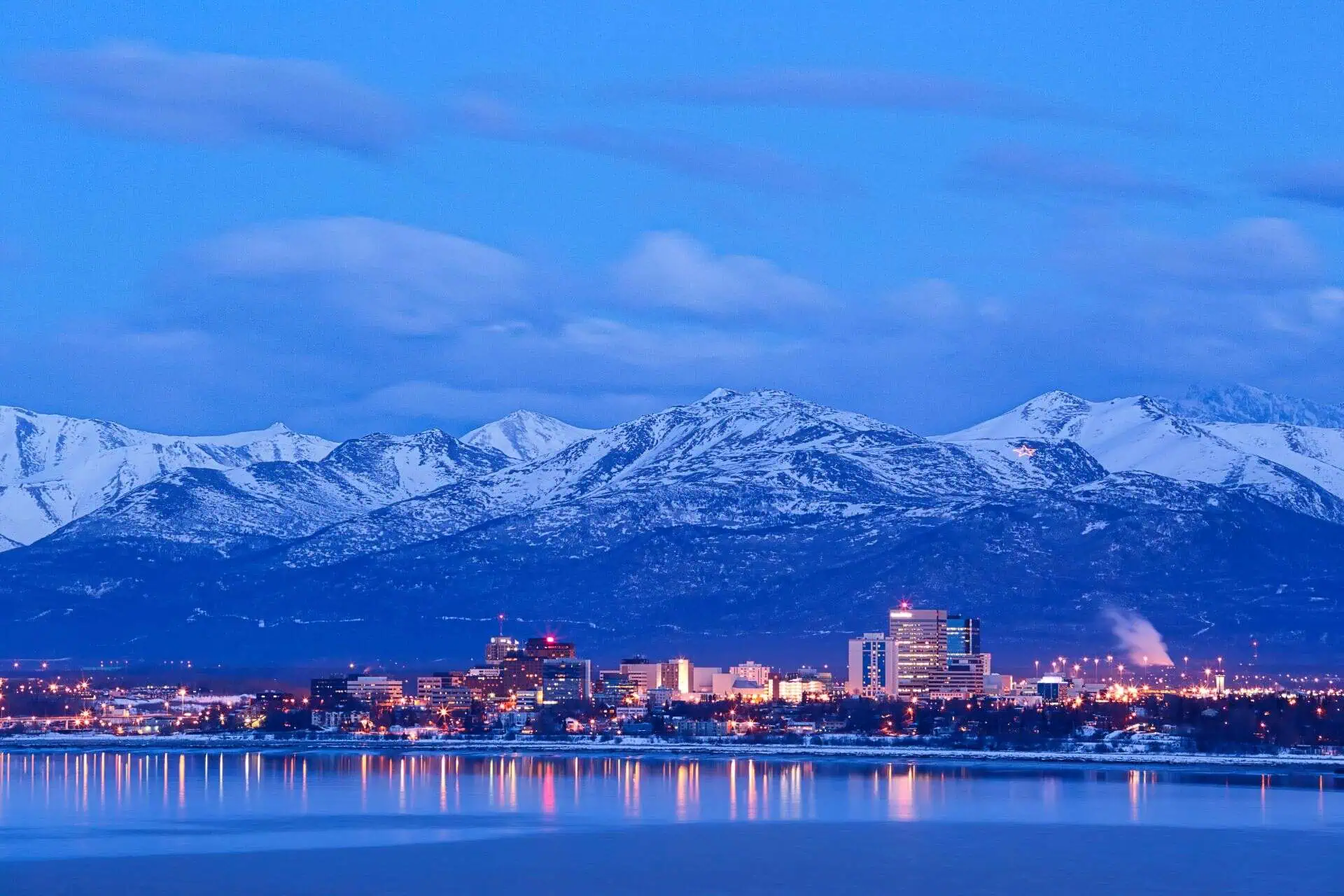 Anchorage Alaska in inverno al tramonto