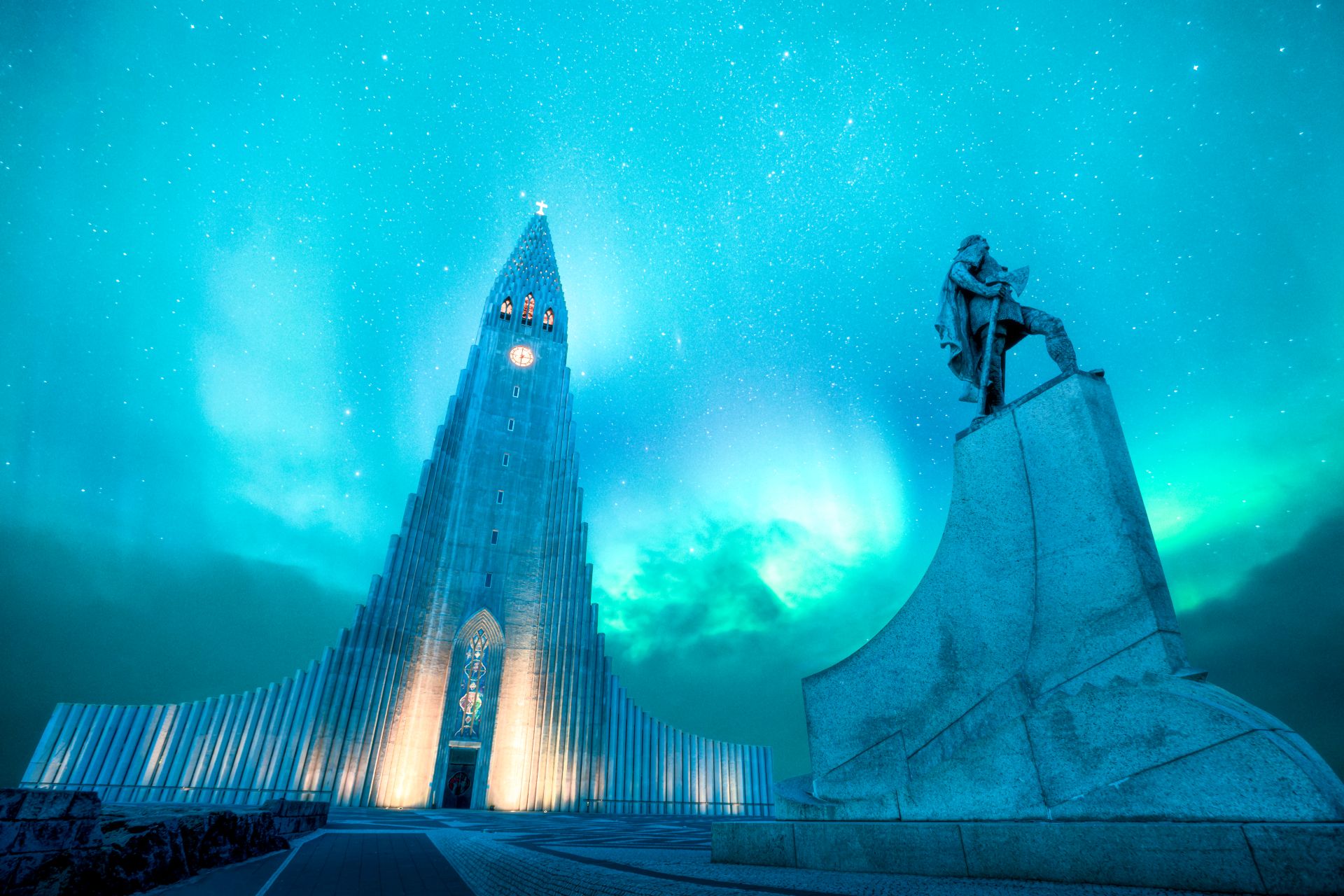 hallgrimskirkja est l'une des plus hautes et des plus célèbres églises luthériennes de Reykjavik.