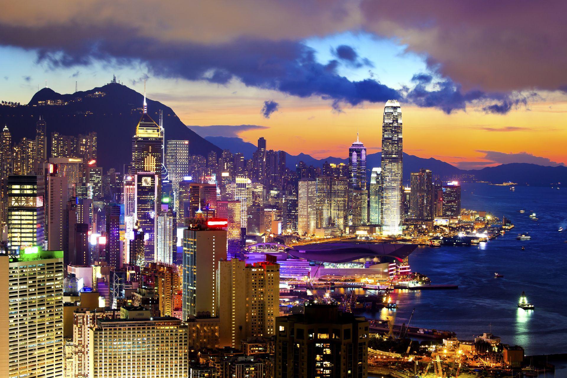 香港拥挤的市中心和建筑物