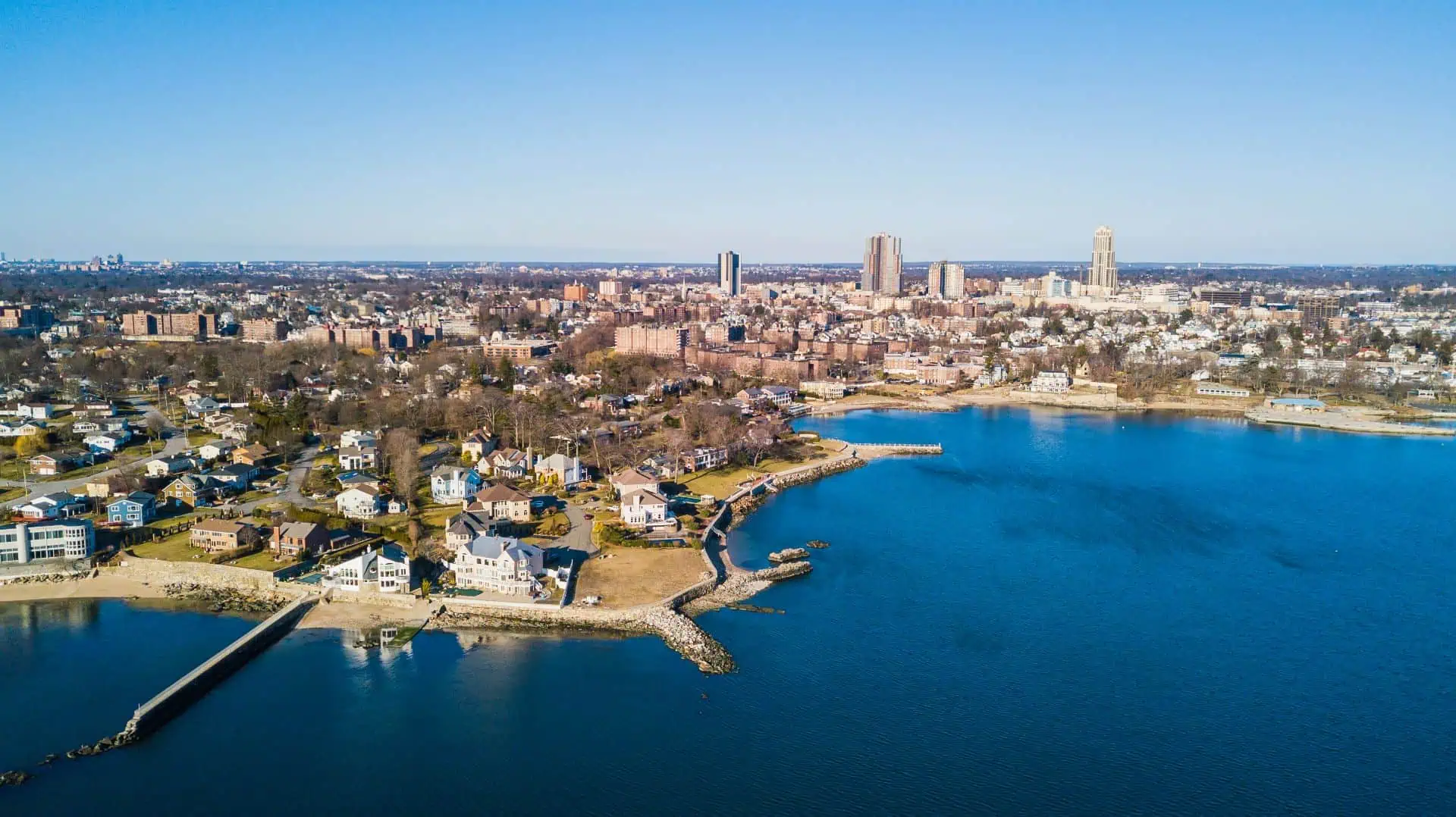 Larchmont Marina y Premium Point