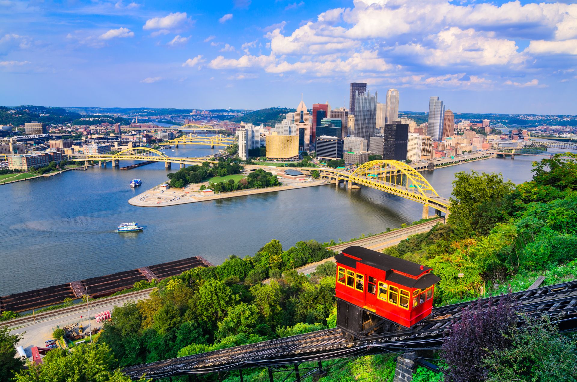 Pittsburgh, Pennsylvania, USA, centro città, skyline e pendenza.