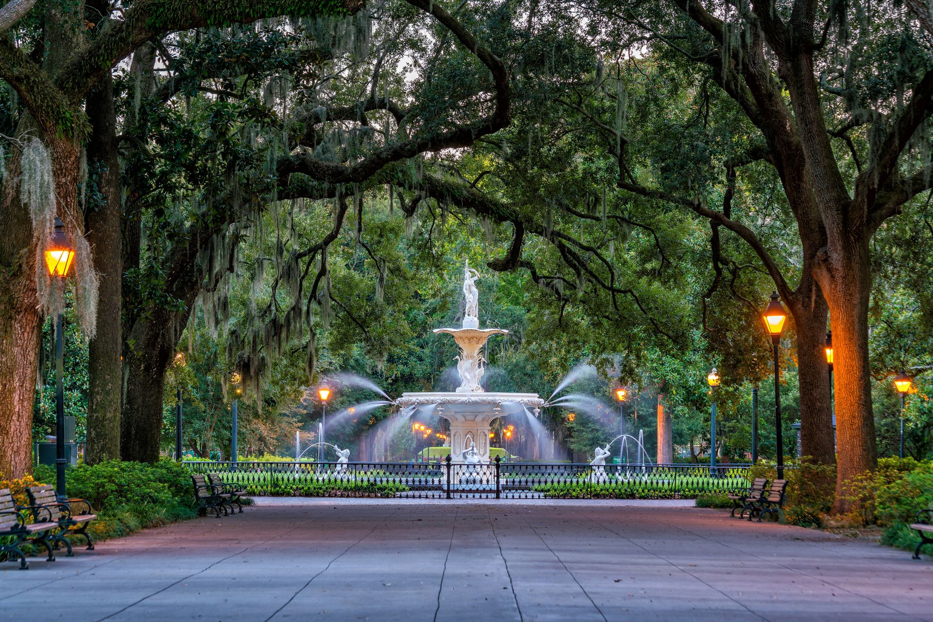 La famosa e storica Forsyth Fountain di Savannah, Georgia, USA.