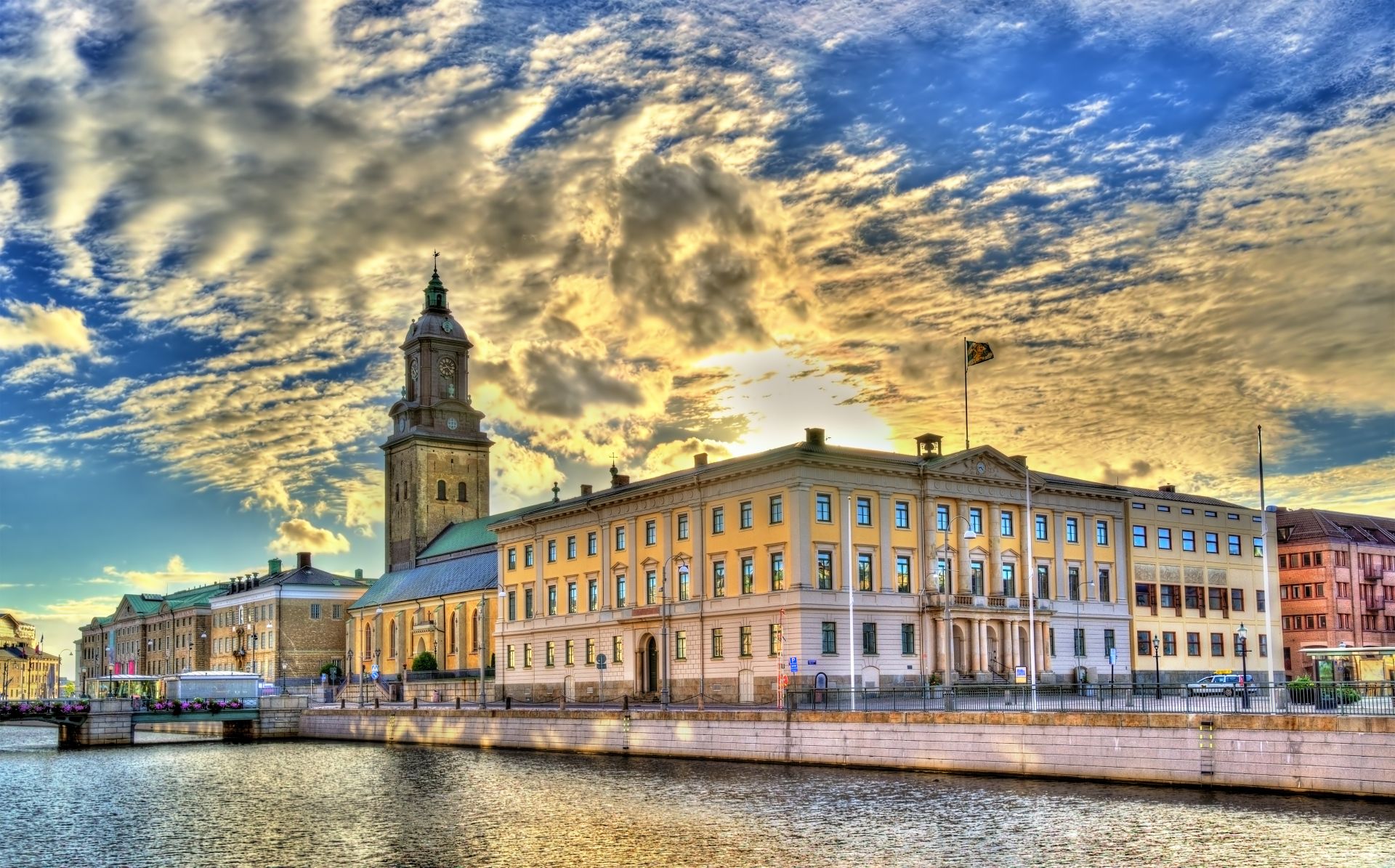 El ayuntamiento y la iglesia alemana de Gotemburgo