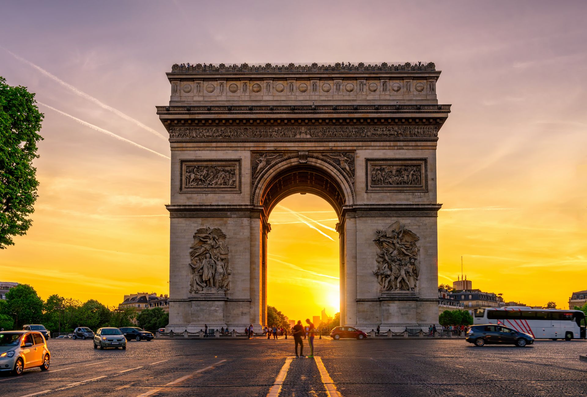 Arco del Triunfo de París en los Campos Elíseos