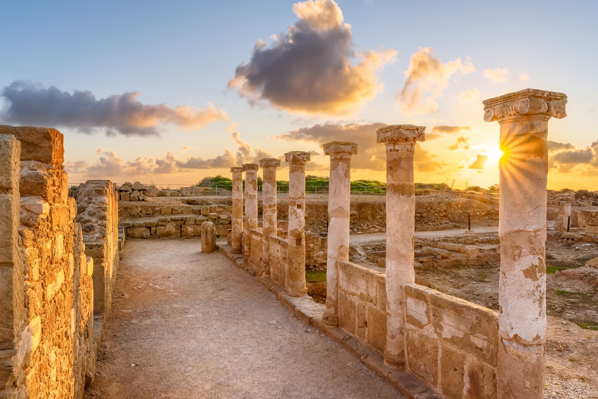 Antiguas columnas romanas en el Parque Arqueológico de Kato Pafos, que forma parte de la Unesco en Chipre