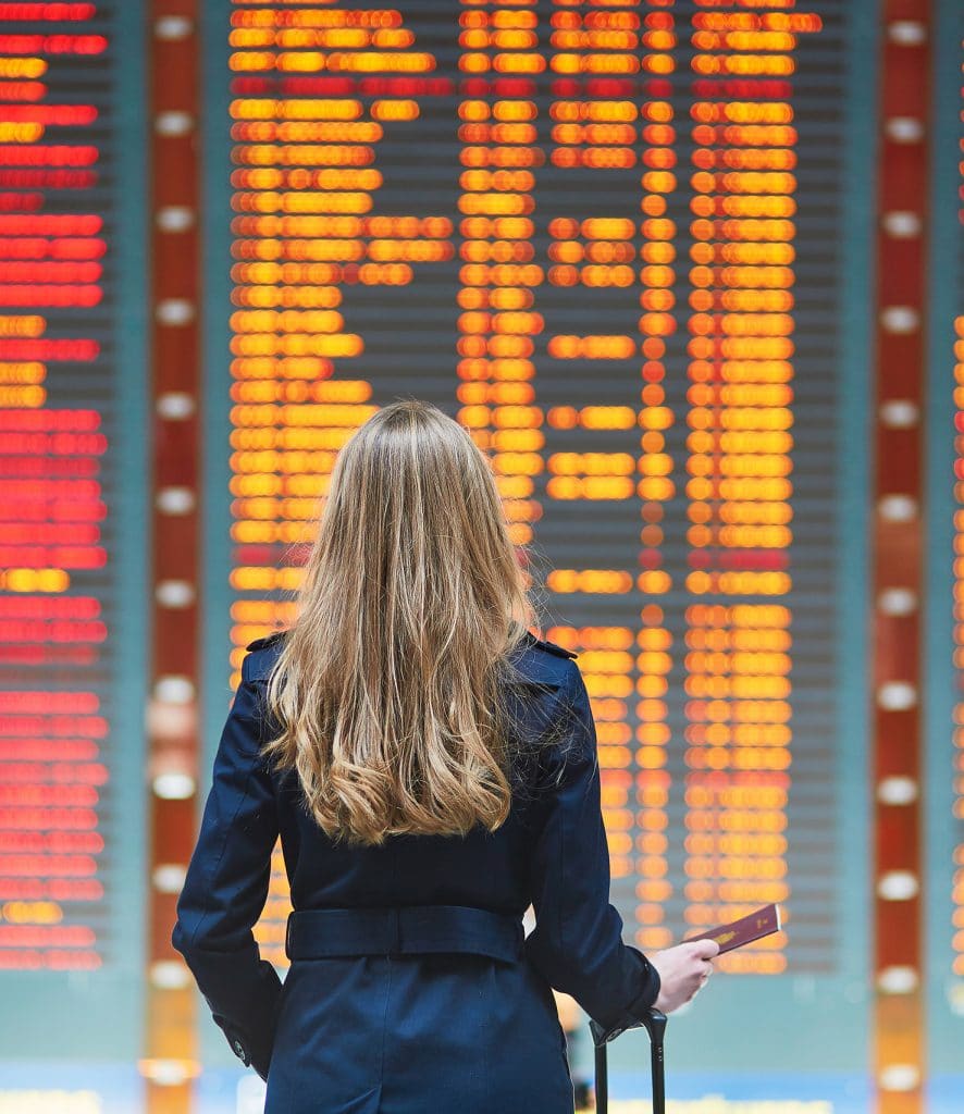 Tablero de vuelos del aeropuerto