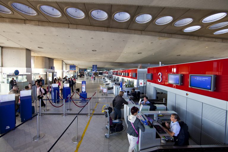 CDG meet and greet service