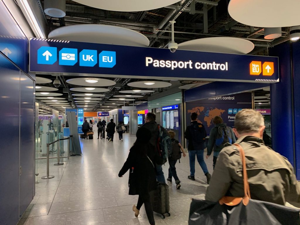 Heathrow Arrivals in Wimbledon 2026 Finals Week: Getting Through Without the Dram 9 Heathrow Arrivals
